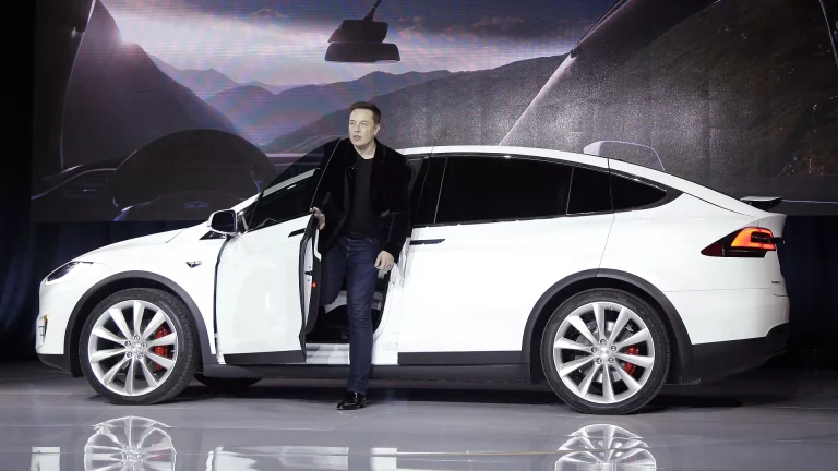 تسلا ناوگان روباتاکسی آستین را دو برابر می‌کند