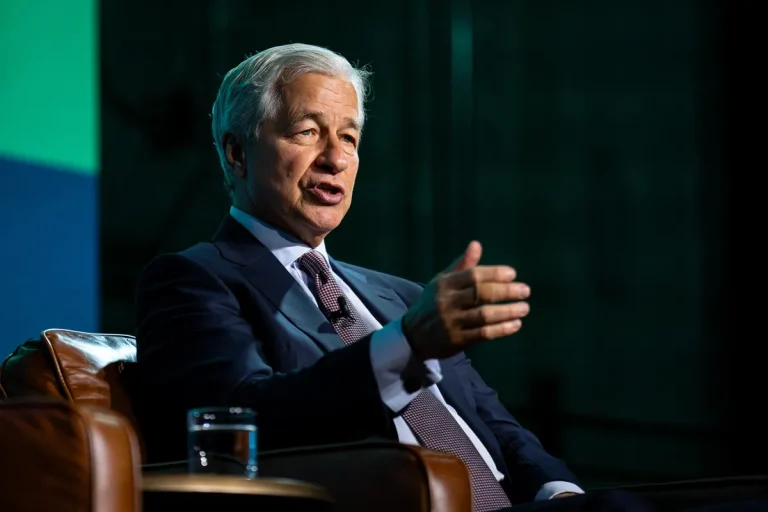 هشدار دایمون درباره ریسک‌های اعتباری، رشد درآمدهای JPMorgan را تحت‌الشعاع قرار داد