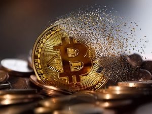 چرا بیت‌کوین تحت فشار است؟
